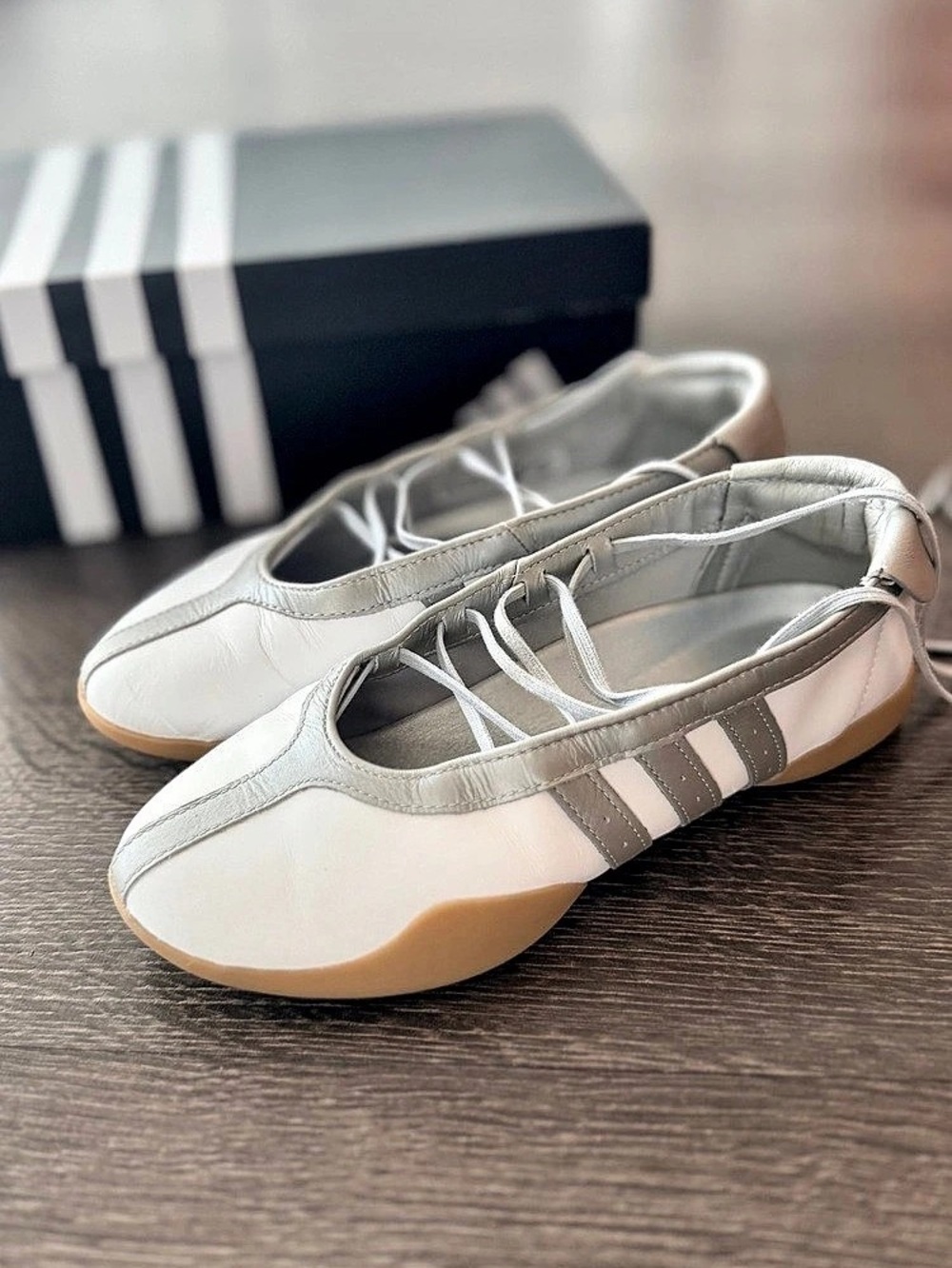 Adidas Ballet Flats - White/Silver - Size 6